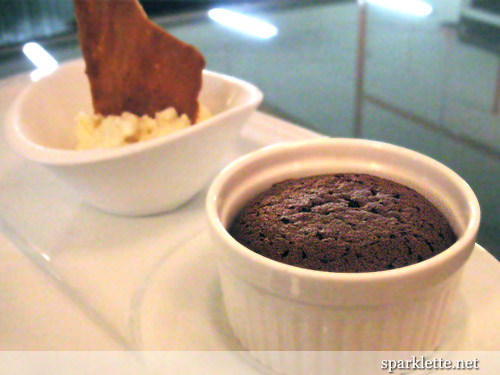Warm and Soft Chocolate Cake Warm and Soft Chocolate Cake